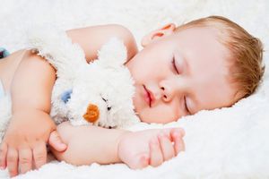 Як навчити дитину спати
