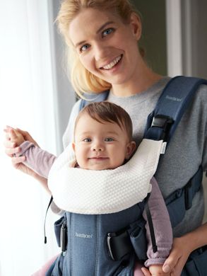 Слюнявчик для рюкзака-кенгуру Baby Bjorn Baby Carrier One